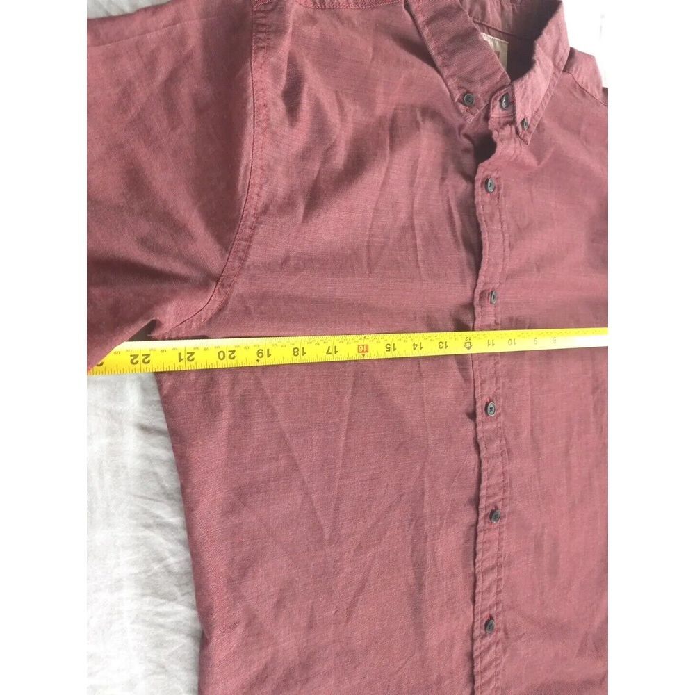 Levi's Men's‎ Short Sleeve Button Up Shirt Medium Color Atrocite Red Polyester - Picture 7 of 11